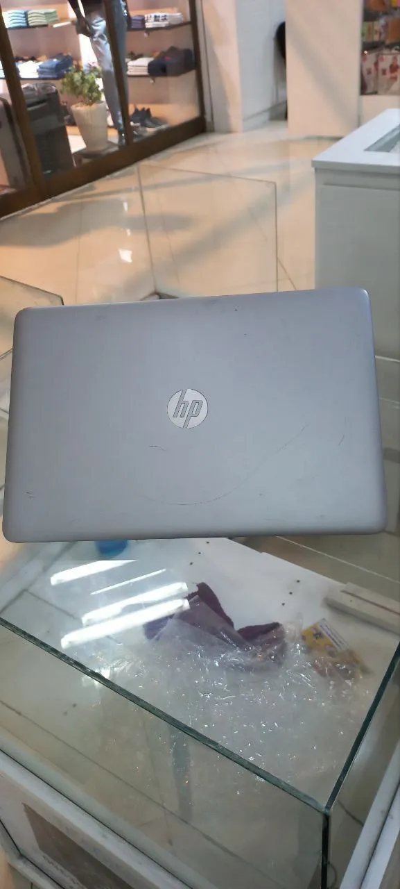 HP 840 G3 i5 8GB Laptop – photo 3