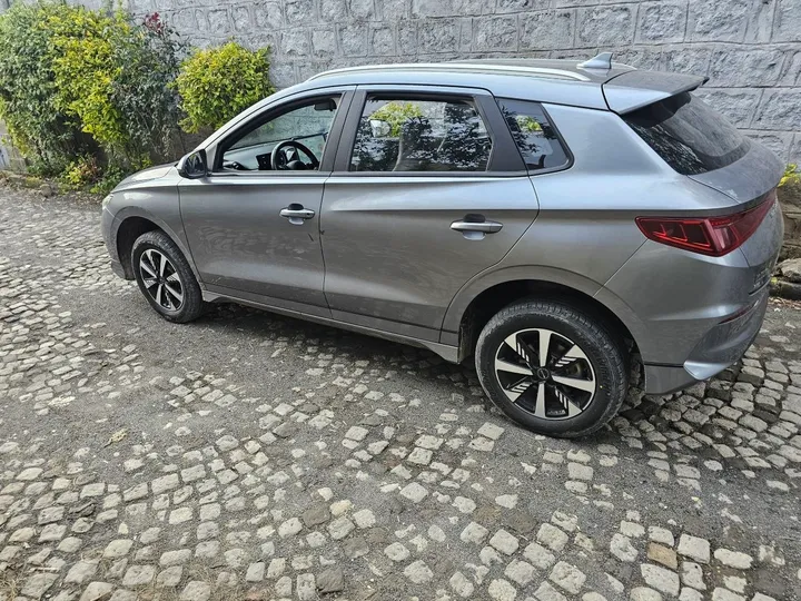 BYD E2 2025 – photo 4