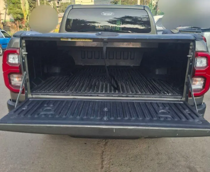 Toyota Hilux Invincible 2.8L Diesel – photo 6