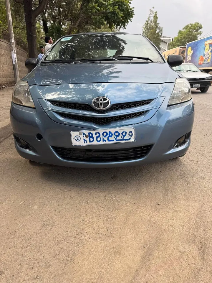 2009 Toyota Yaris Sedan – photo 3
