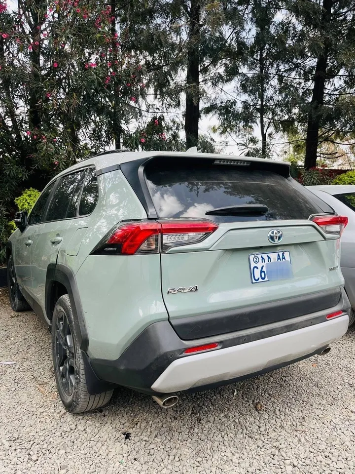 Toyota Rav4 Hybrid Adventure 2022 – photo 3