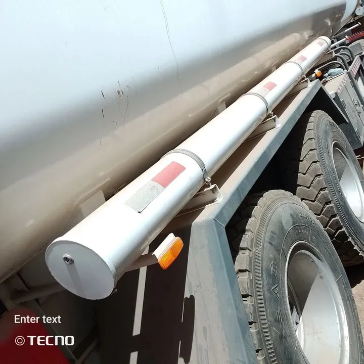 Sinotruk Howo Fuel Tanker Truck 2023 – photo 4
