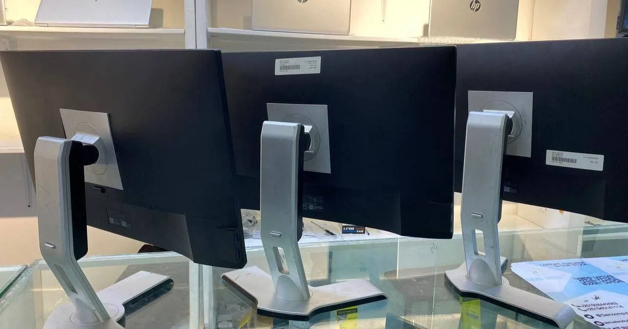 Dell Frameless 24 Inch Monitor – photo 5