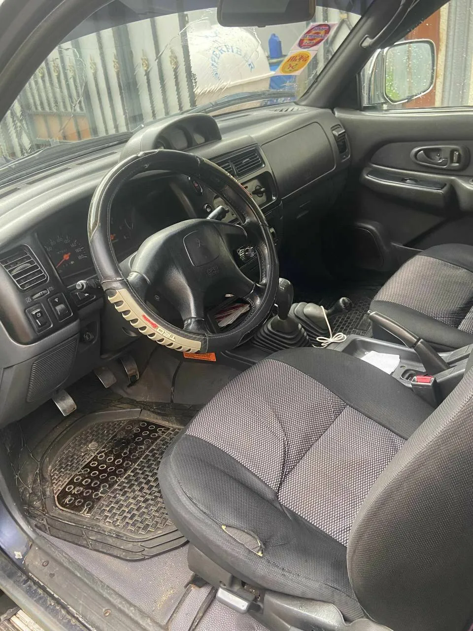 Mitsubishi King Cab 2000 Model – photo 3
