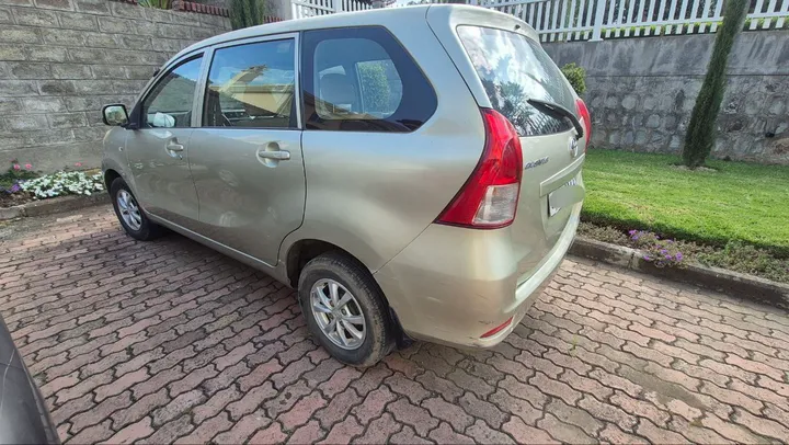 Toyota Avanza 2014 Automatic – photo 3