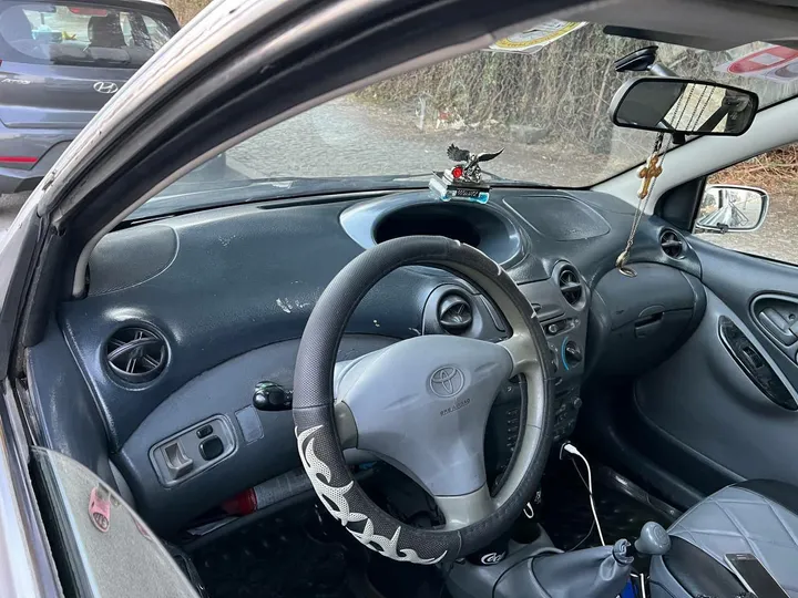 Toyota Vitz 2001 Manual – photo 3