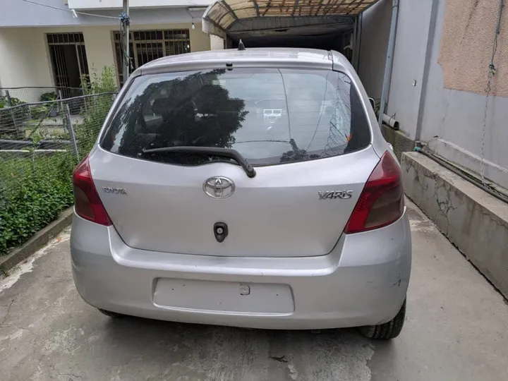 Toyota Yaris Manual 2010 – photo 4