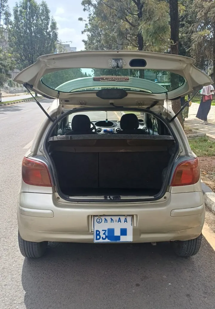 Toyota Vitz 2002 1.0L Automatic – photo 7