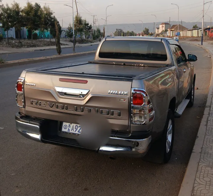 Toyota Revo Pickup 2017 – photo 4