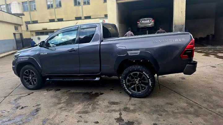 Toyota Hilux Invincible 2021 – photo 7