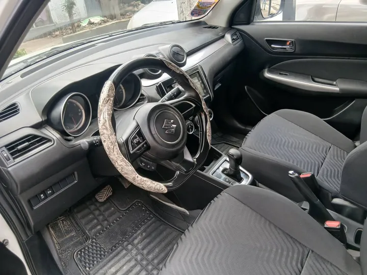 Suzuki Swift 2022 Automatic – photo 3