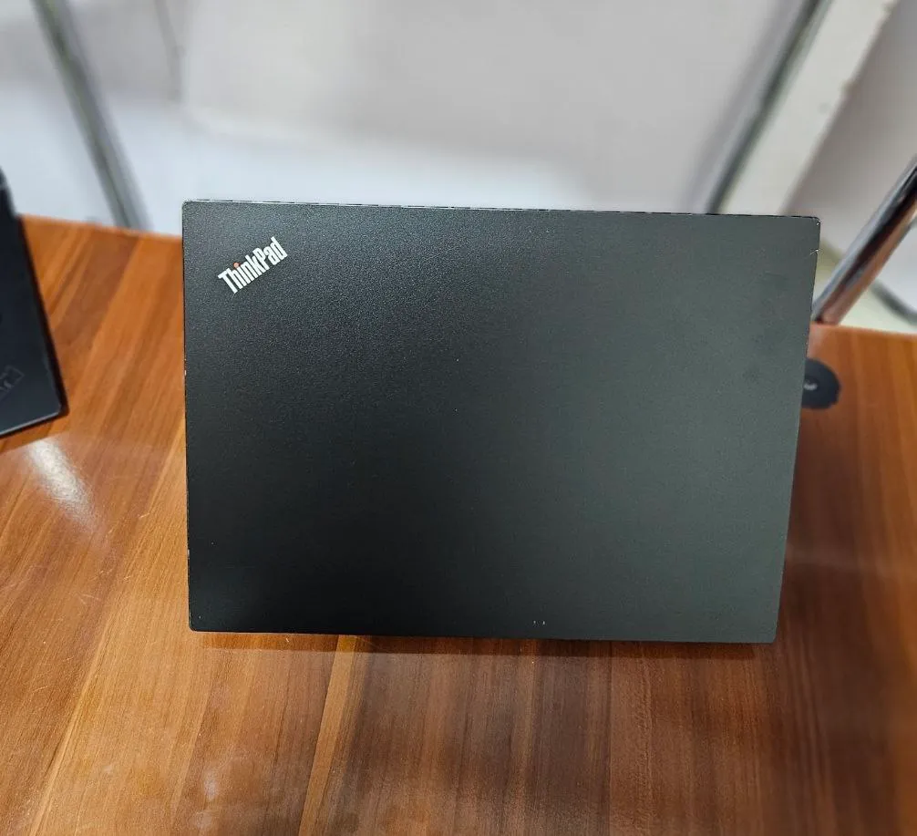 Lenovo ThinkPad E490 Core i7 Laptop – photo 4