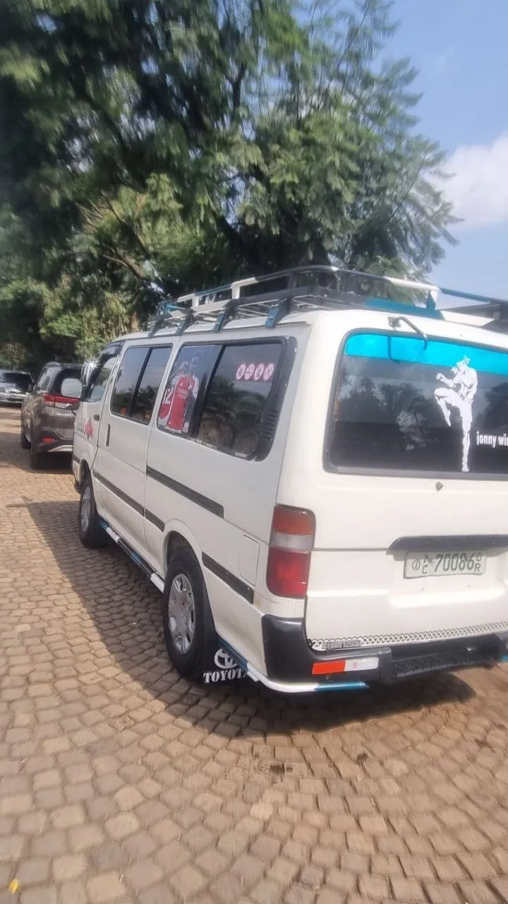 Toyota Hiace 5L 2002 Van – photo 4