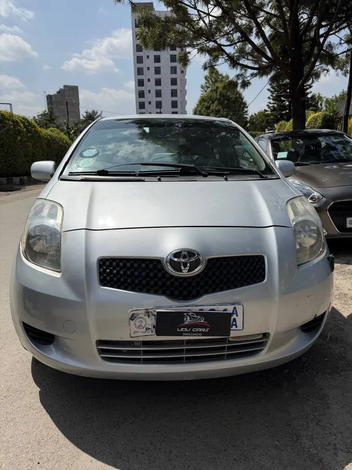 Toyota Yaris Compact 2007 – photo 4