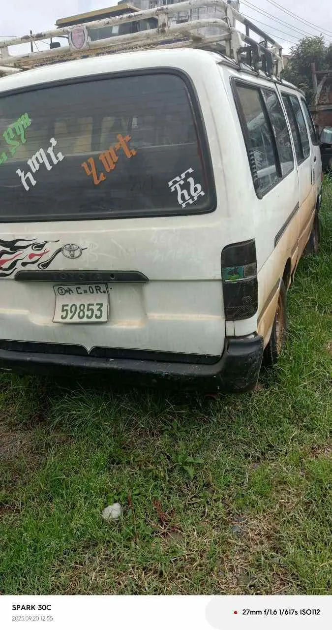 2004 Toyota Hiace Manual Van – photo 4