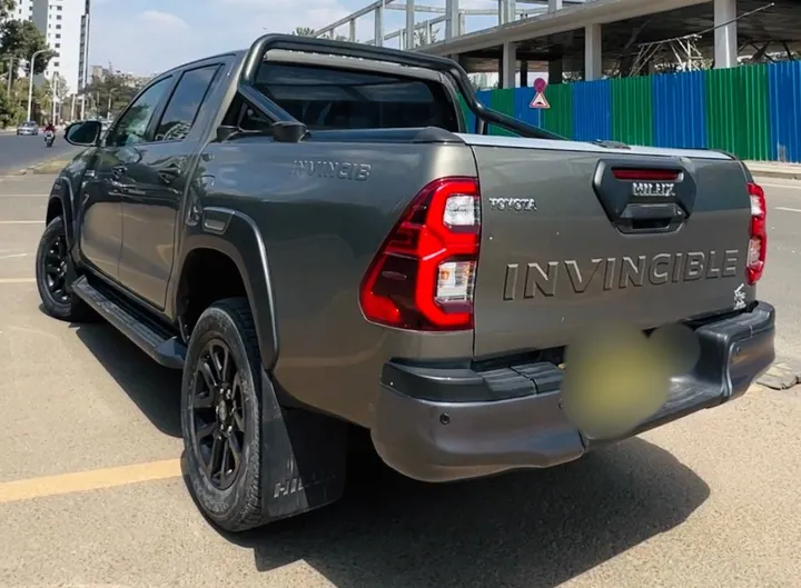 Toyota Hilux Invincible Double Cab – photo 7