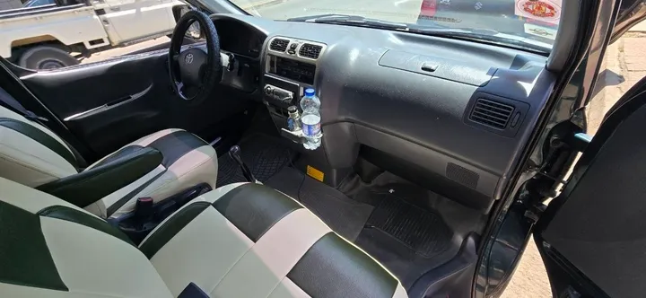 Toyota Hiace Half Van 2008 Diesel Manual – photo 6