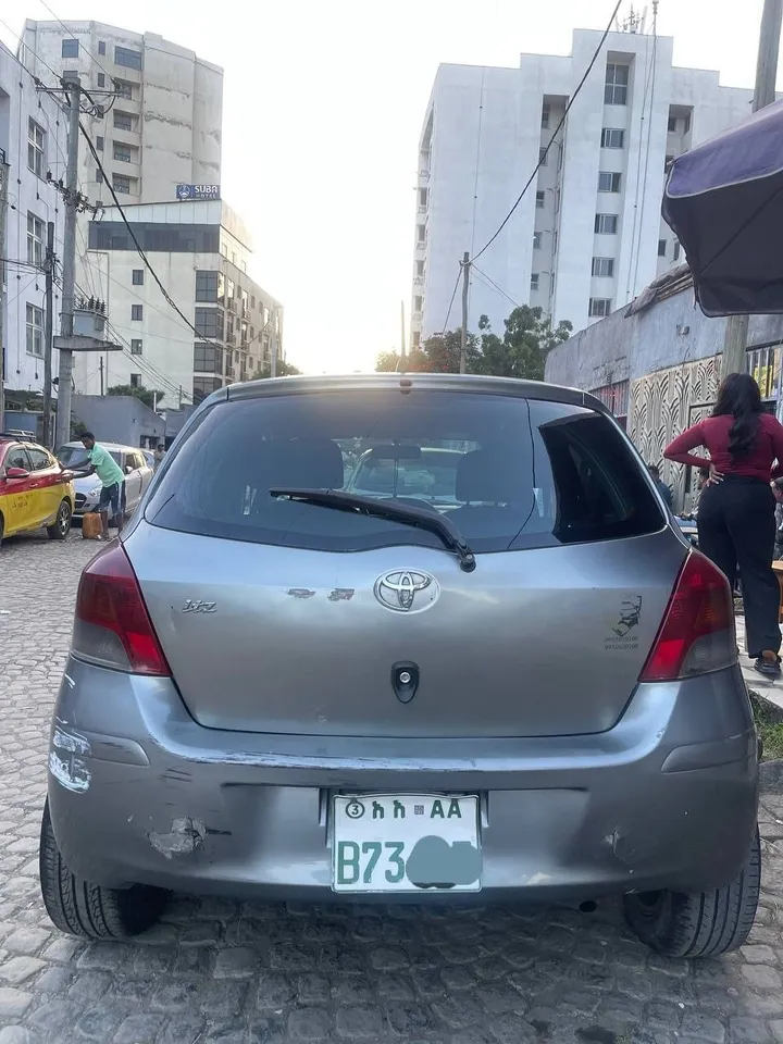 Toyota Yaris Compact 2009 – photo 6