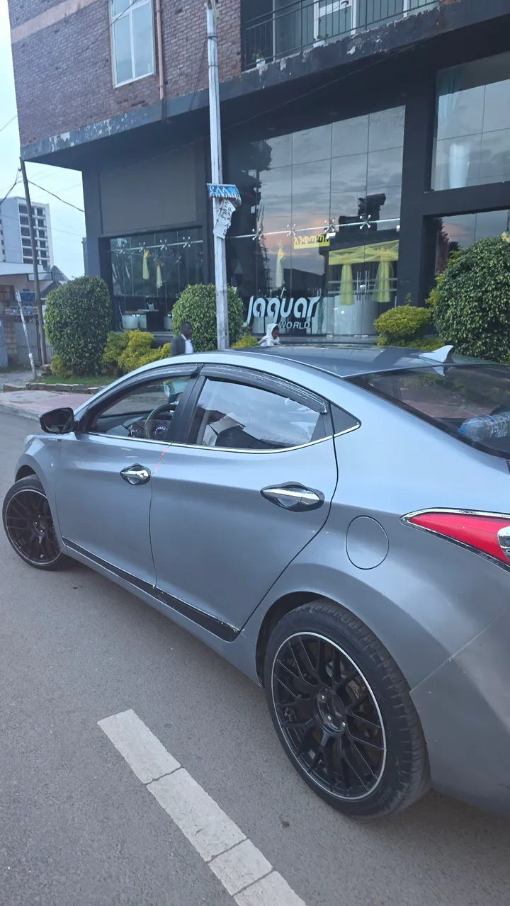 Hyundai Avante 2015 1.6L Automatic – photo 3