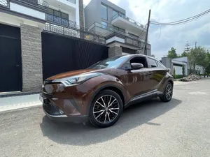 Toyota CHR 2017 1.2T AWD