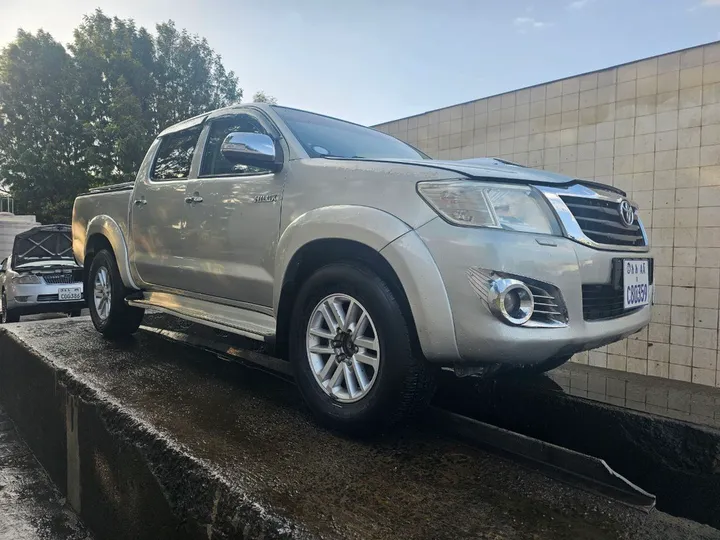 Toyota Hilux 2013 Automatic Double Cab – photo 4