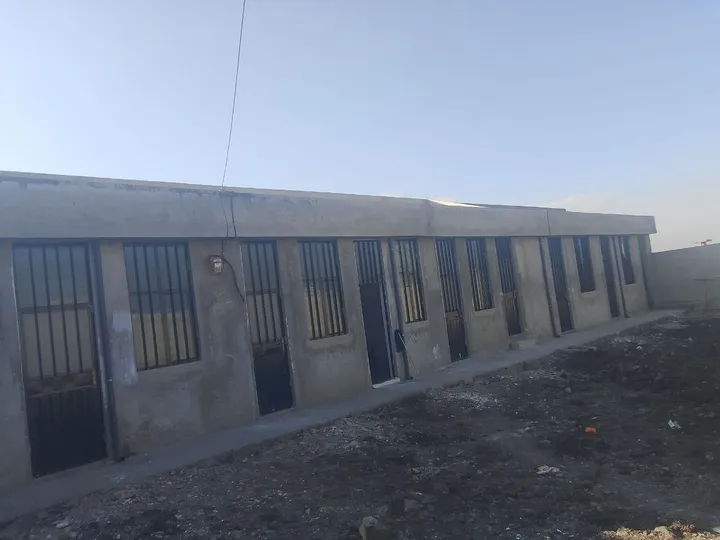 Service Building for Sale in Taffo – photo 4