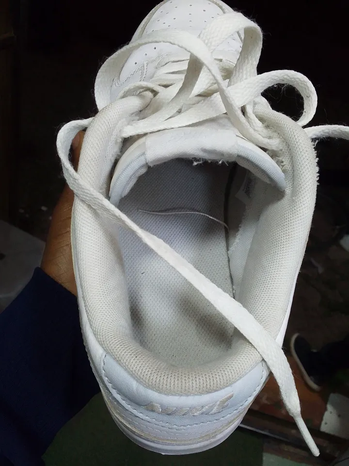 White Nike Sneakers Size 44 – photo 3