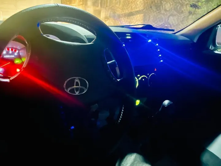 2010 Toyota Hilux Pickup – photo 3