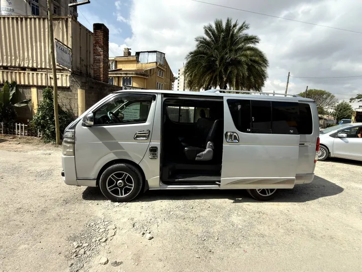 Toyota Hiace Abadula 2007 Diesel – photo 9