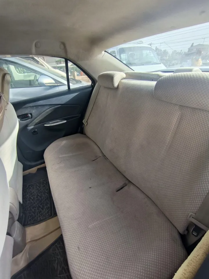 Toyota Yaris Belta 2010 – photo 4