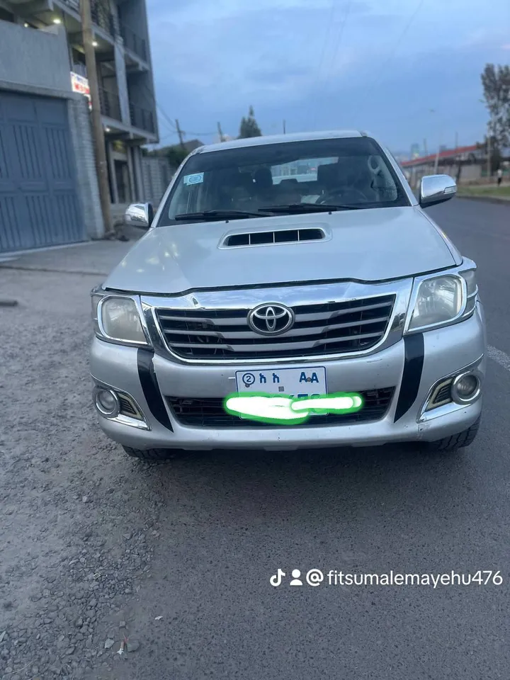 Toyota Hilux Double Cab 2013 – photo 4