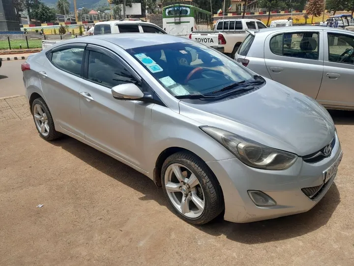 Hyundai Elantra 2015 Automatic – photo 5