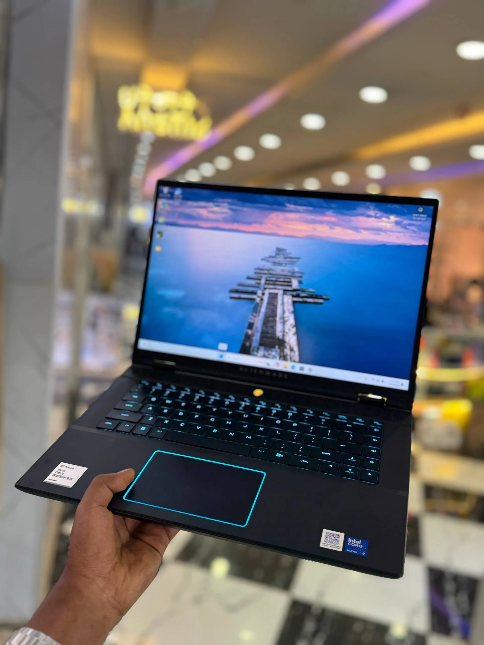 Dell Alienware M16 R2 RTX 4070 – photo 5