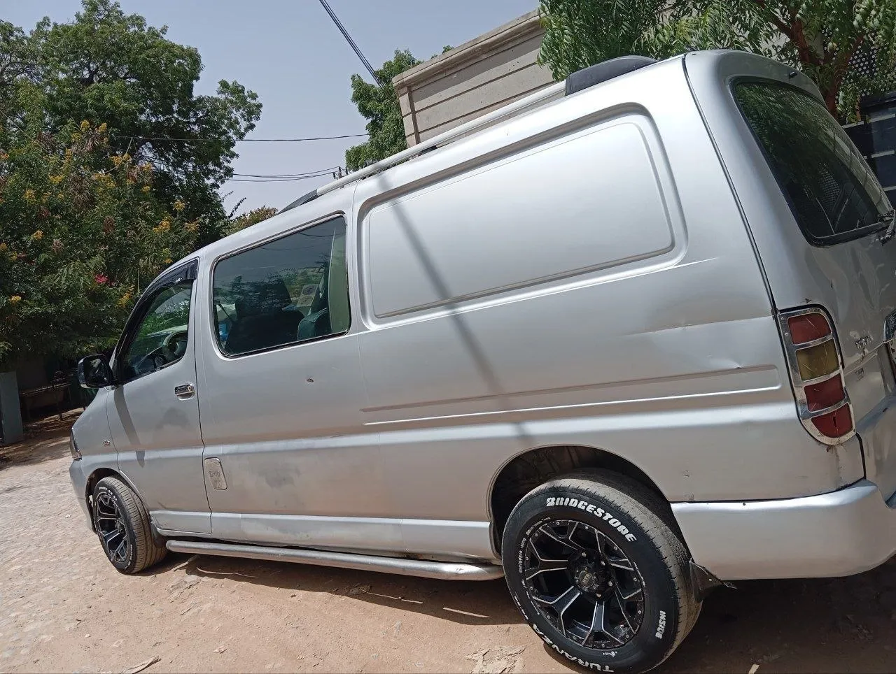 Toyota HiAce D4D Dolphin Van – photo 3