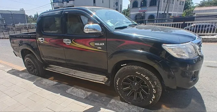 Toyota Hilux Double Cab 2013 Manual – photo 9