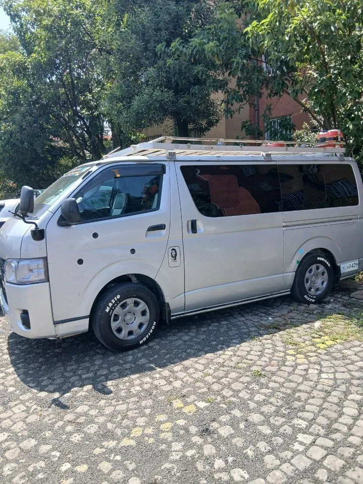 Toyota Hiace Van 2007 – photo 5