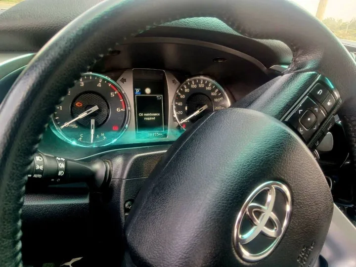 Toyota Hilux Invincible 2021 – photo 5