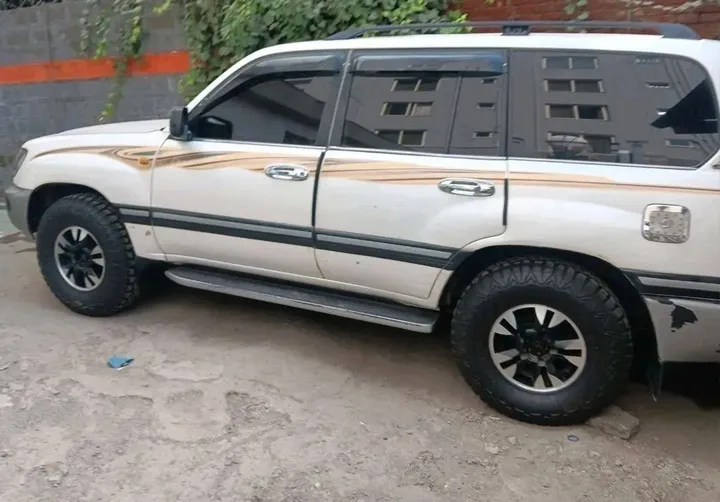 Toyota Landcruiser 105 2007 Manual – photo 4