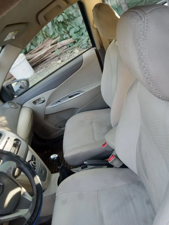 2017 Blue Toyota Sedan – photo 4