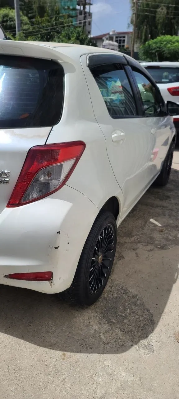 Toyota Yaris 2014 Automatic – photo 8