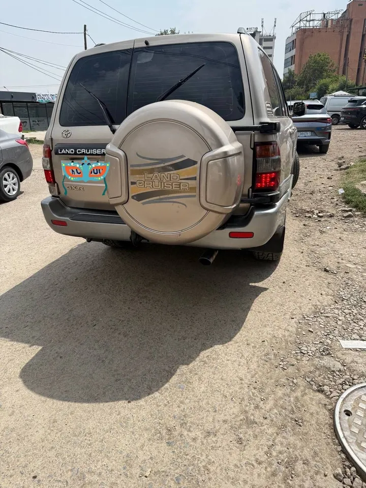 Toyota Land Cruiser 1HZ Automatic – photo 4