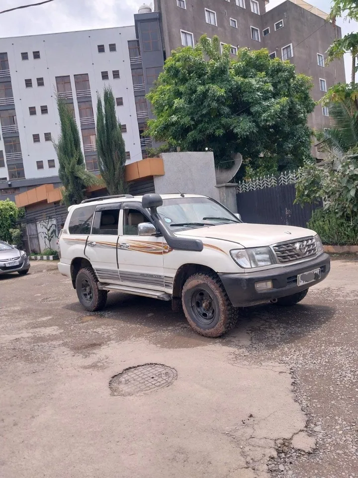 Toyota Land Cruiser 2005 Manual – photo 6