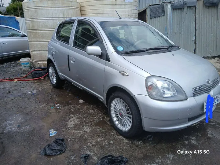 Toyota Vitz 2001 Automatic – photo 3