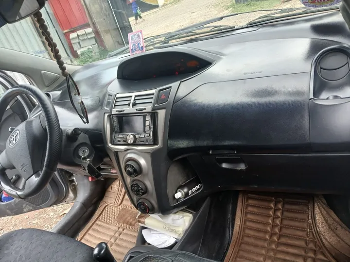 Toyota Yaris Compact 2008 Automatic – photo 3