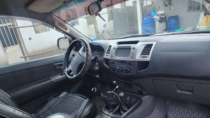 Toyota Hilux 2012 D4D Manual – photo 4