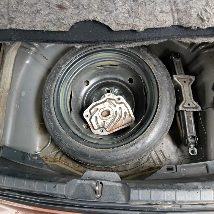 Toyota Yaris Jewel 2012 Automatic – photo 3