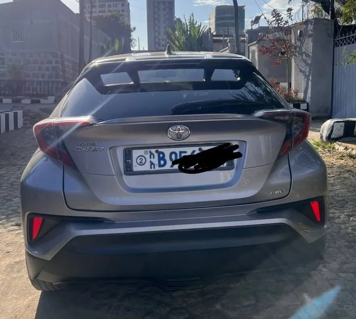 Toyota CHR 2020 SUV – photo 5