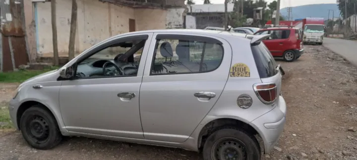 Toyota Vitz Yaris 2003 – photo 4