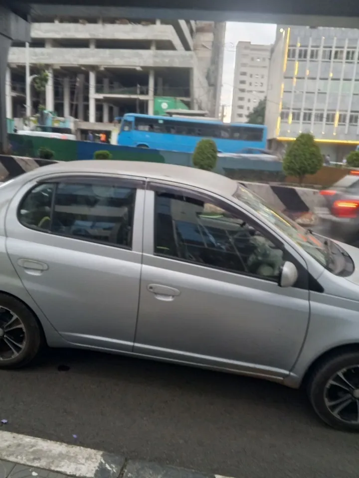Toyota Platz 2005 Sedan – photo 5