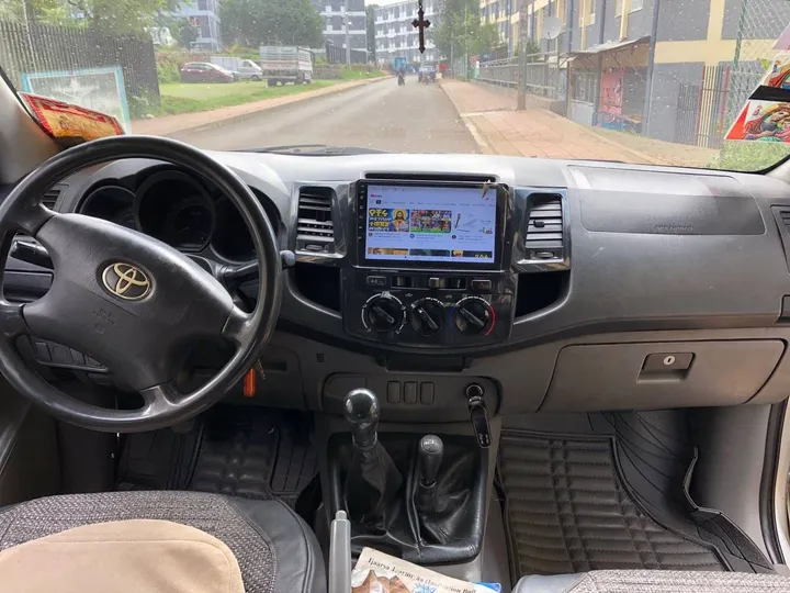 2009 Toyota Hilux Vigo Manual – photo 4